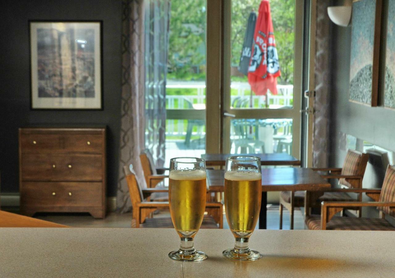 Auberge Beausejour Les Éboulements Eksteriør bilde
